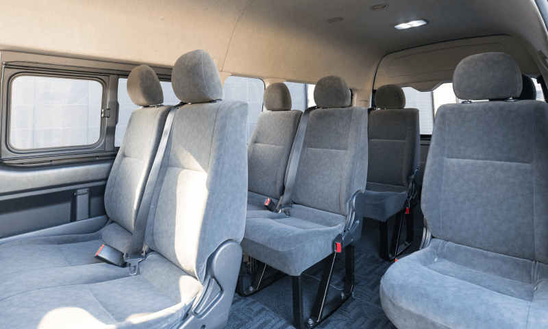 ジャンボタクシー（黒）